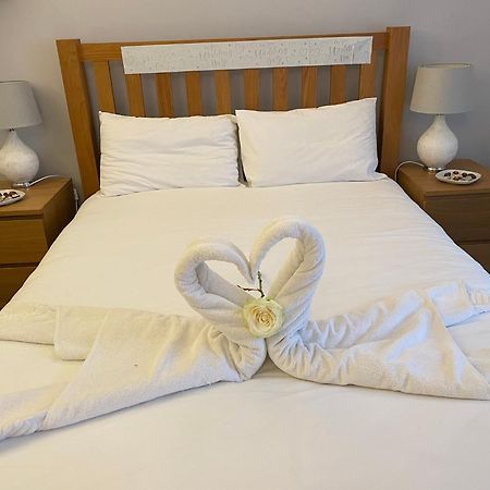 Bournemouth Hot Tub & Sauna Holiday Let Eksteriør billede