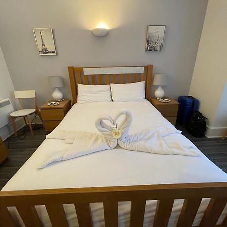 Bournemouth Hot Tub & Sauna Holiday Let Eksteriør billede