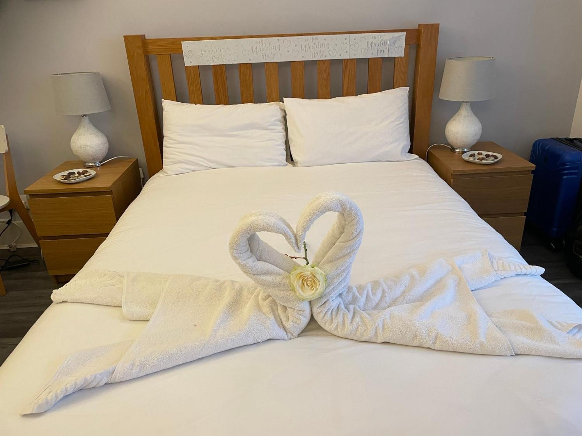 Bournemouth Hot Tub & Sauna Holiday Let Eksteriør billede