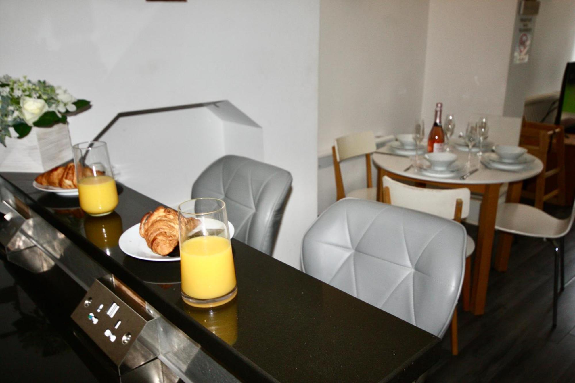 Bournemouth Hot Tub & Sauna Holiday Let Eksteriør billede