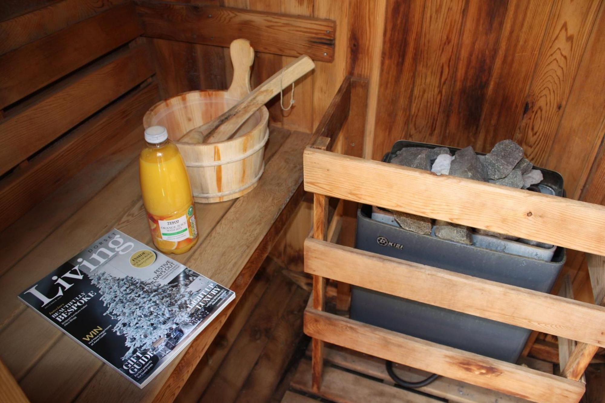 Bournemouth Hot Tub & Sauna Holiday Let Eksteriør billede