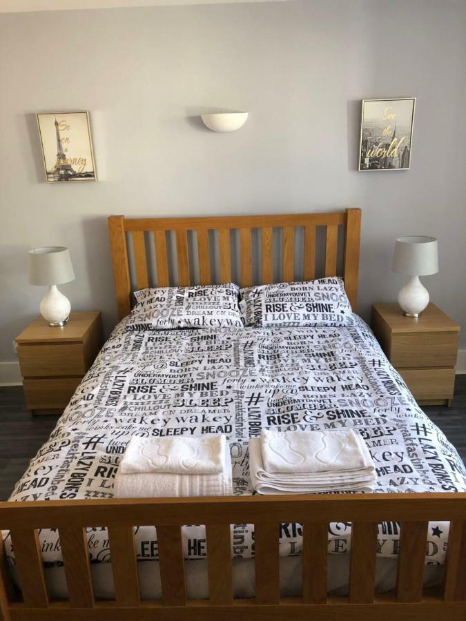 Bournemouth Hot Tub & Sauna Holiday Let Eksteriør billede