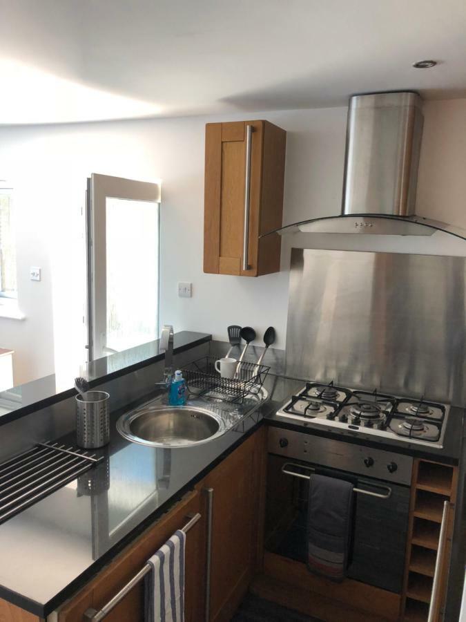 Bournemouth Hot Tub & Sauna Holiday Let Eksteriør billede