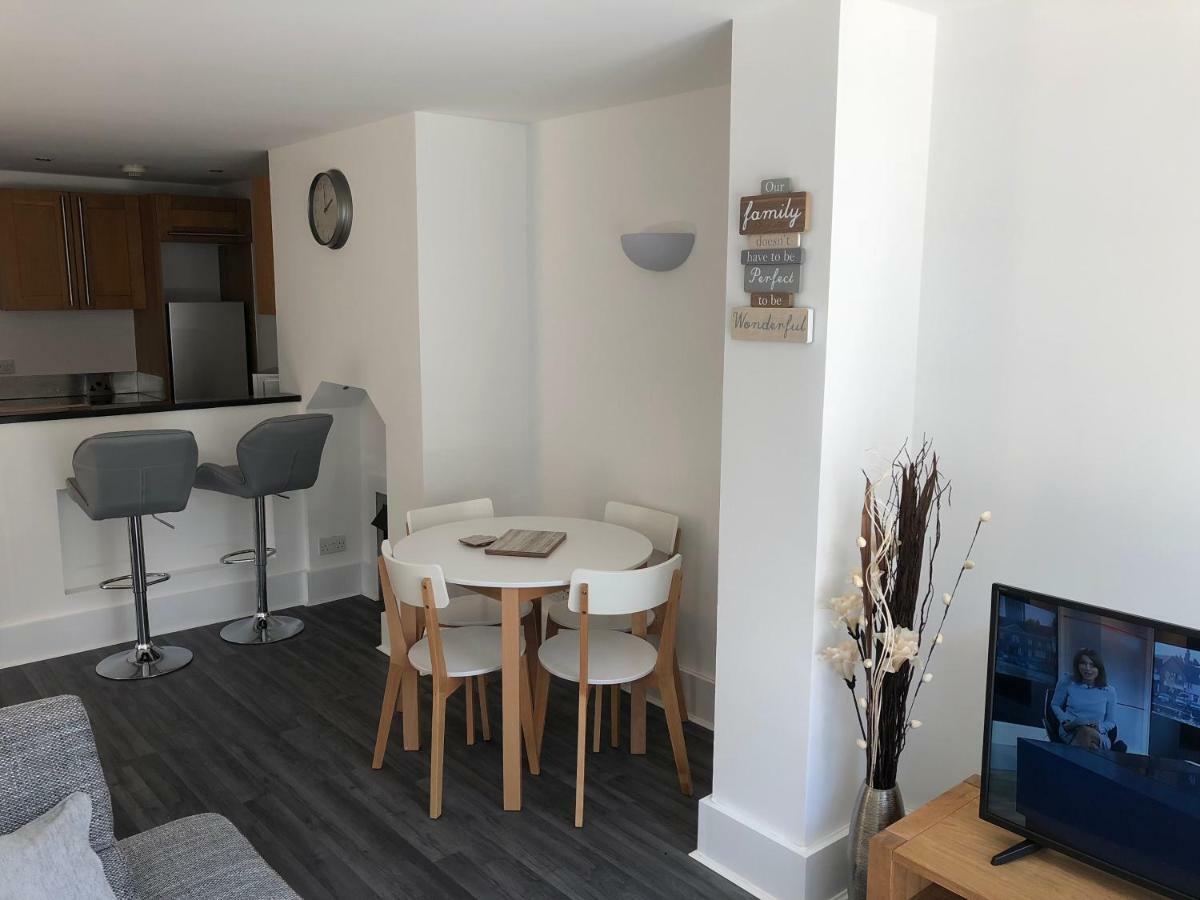 Bournemouth Hot Tub & Sauna Holiday Let Eksteriør billede